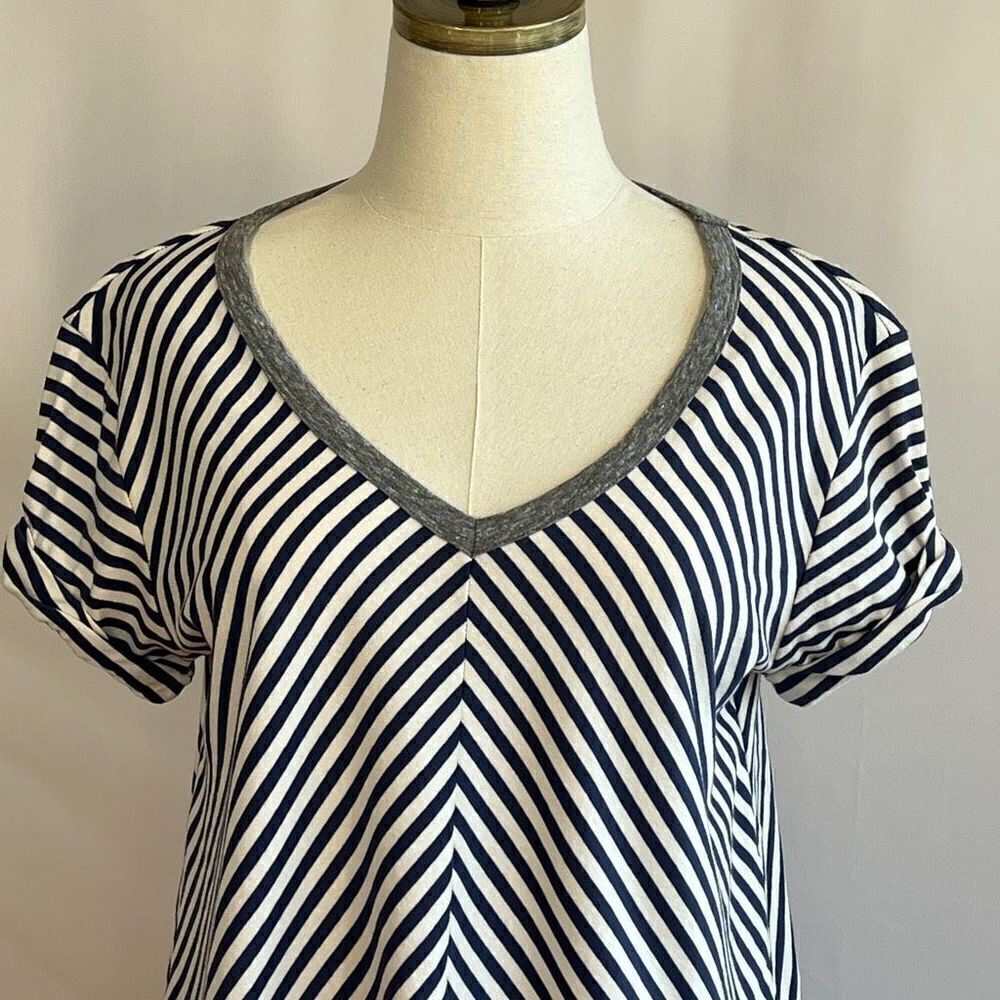 Anthropologie TLA V-Neck Stripe Shirt- Small - NWT - Picture 4 of 15